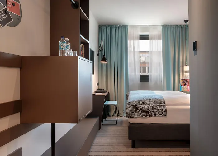 Pierdrei Hafencity 4*