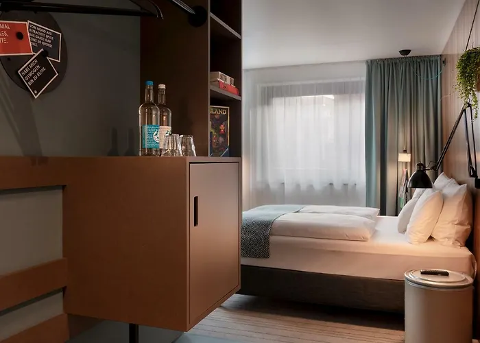 Hotel Pierdrei Hafencity 4*